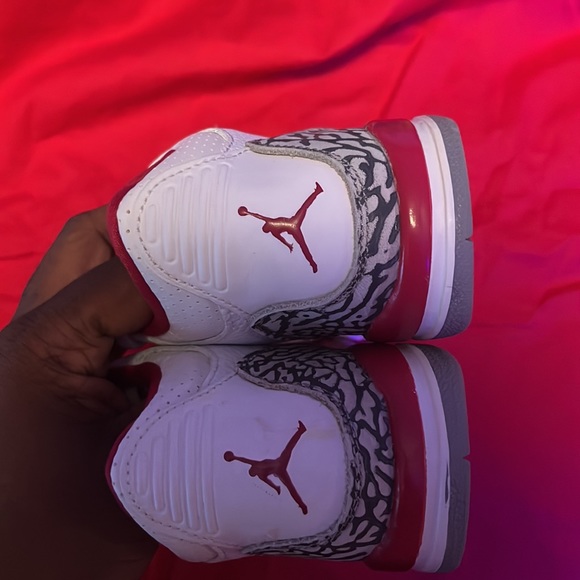 These are Air Jordan 3 Retro GS ‘cardinal  Red’ - Picture 3 of 4